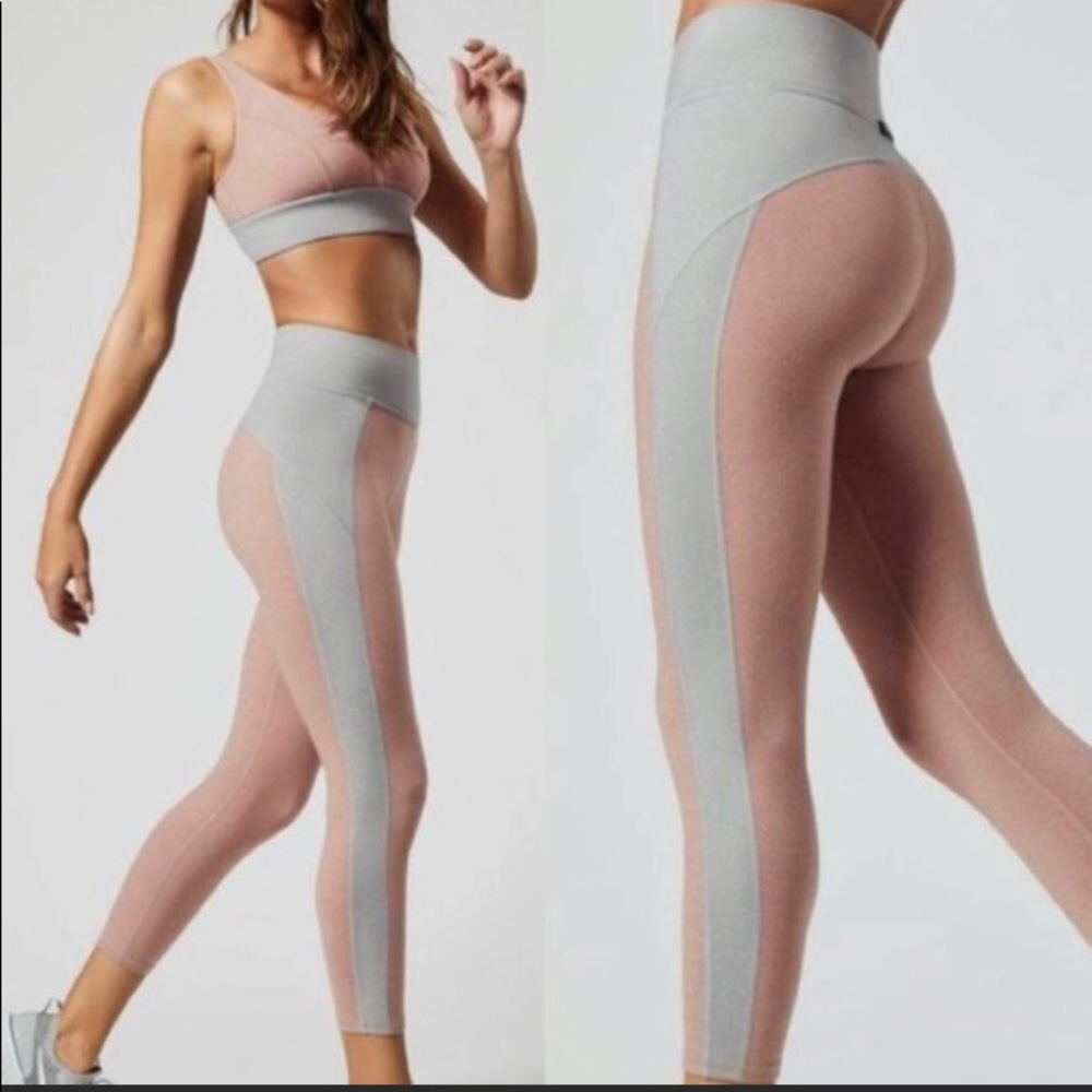 MICHI LOTUS LEGGINGS Sz M NWT